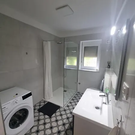 Διαμέρισμα Vipava Valley - Miki - With Patio, Parking & Pets Ok
