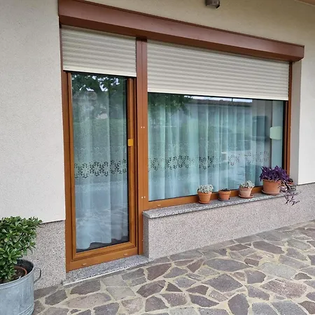 Διαμέρισμα Vipava Valley - Miki - With Patio, Parking & Pets Ok