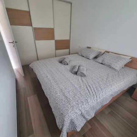 Διαμέρισμα Vipava Valley - Miki - With Patio, Parking & Pets Ok *