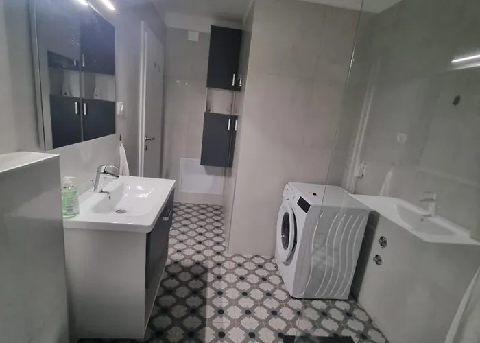 Vipava Valley - Miki - With Patio, Parking & Pets Ok Appartamento *