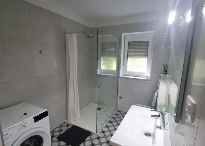 Appartamento Vipava Valley - Miki - With Patio, Parking & Pets Ok