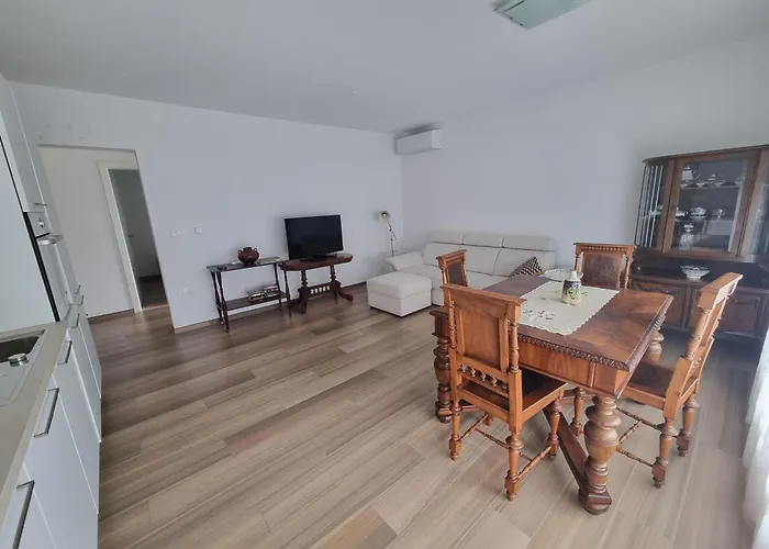 Vipava Valley - Miki - With Patio, Parking & Pets Ok Ajdovščina