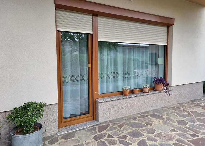 Appartamento Vipava Valley - Miki - With Patio, Parking & Pets Ok